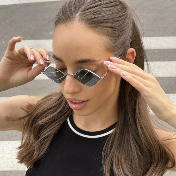 Saint Laurent SL302LISA 010 Geometric Sunglasses Silver Frame Silver Flash Mirro main image 4